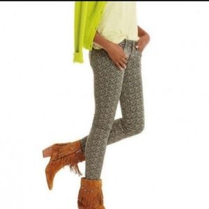 CAbi Low Rise Ditsy Tiny Floral Print Stretchy Skinny Jeans Style #5083 sz 4